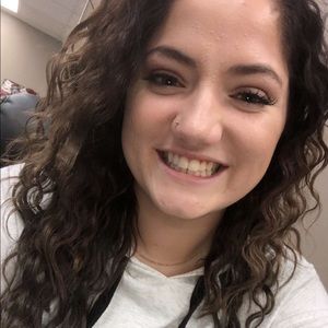 Meet your Posher, Mikala